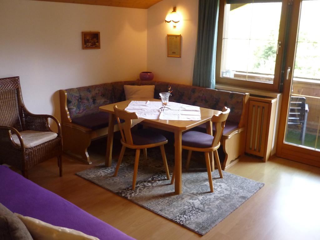 Haus Michaeler Apartment Obsteig Phòng bức ảnh
